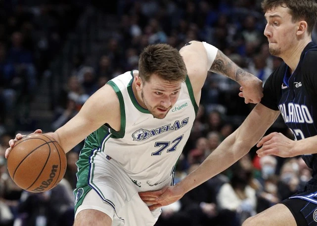  波尔津吉斯两双凯尔特人主场轻取魔术锁东部第一