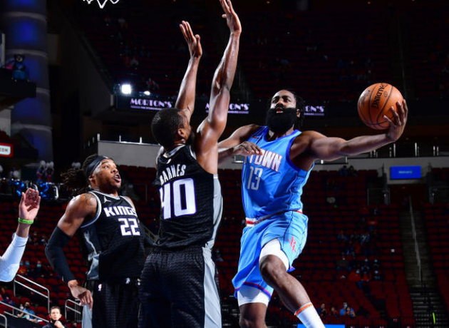  福克斯关键抢断助攻国王逆转马刺